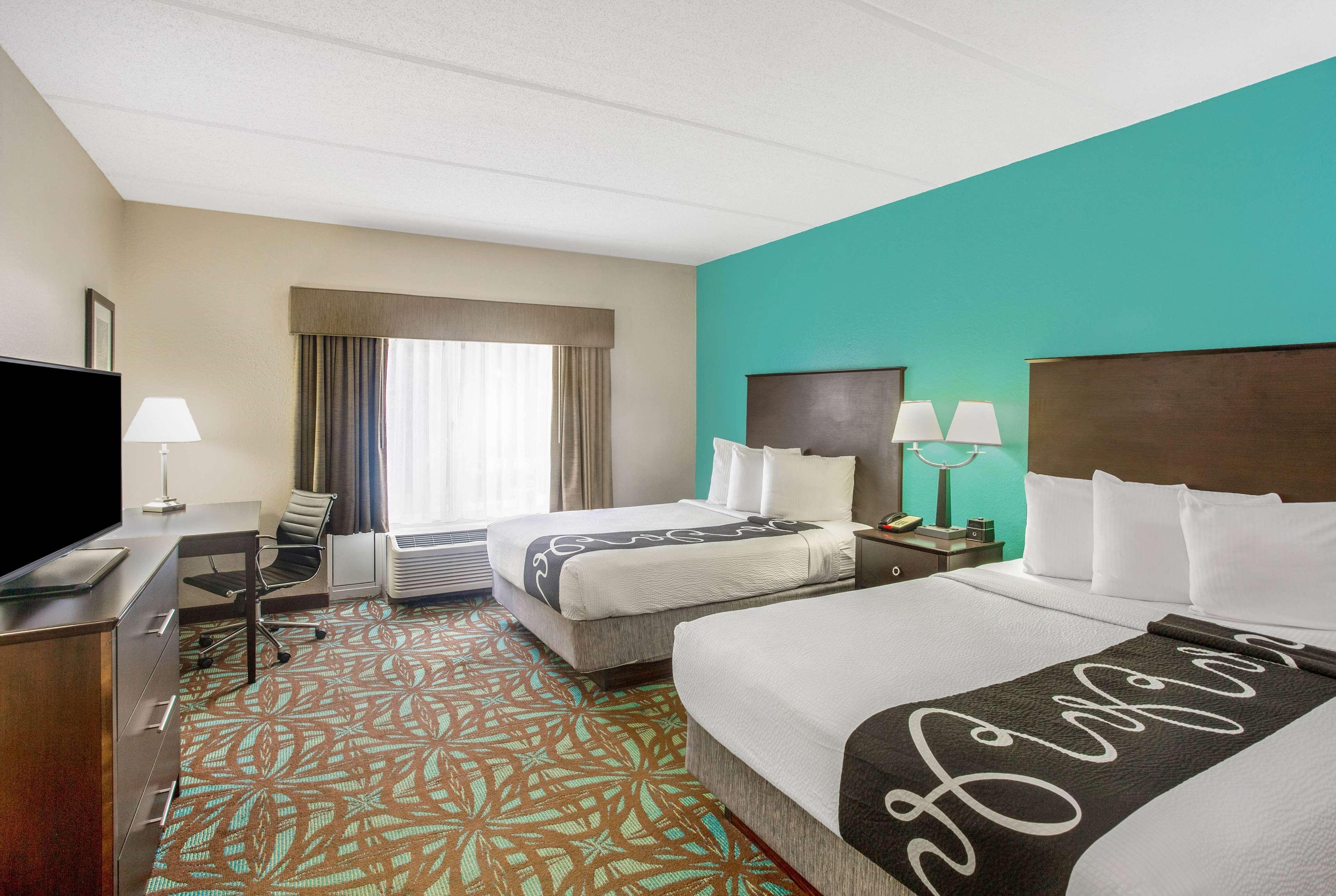 Comfort Inn & Suites Sarasota I75 Exterior photo