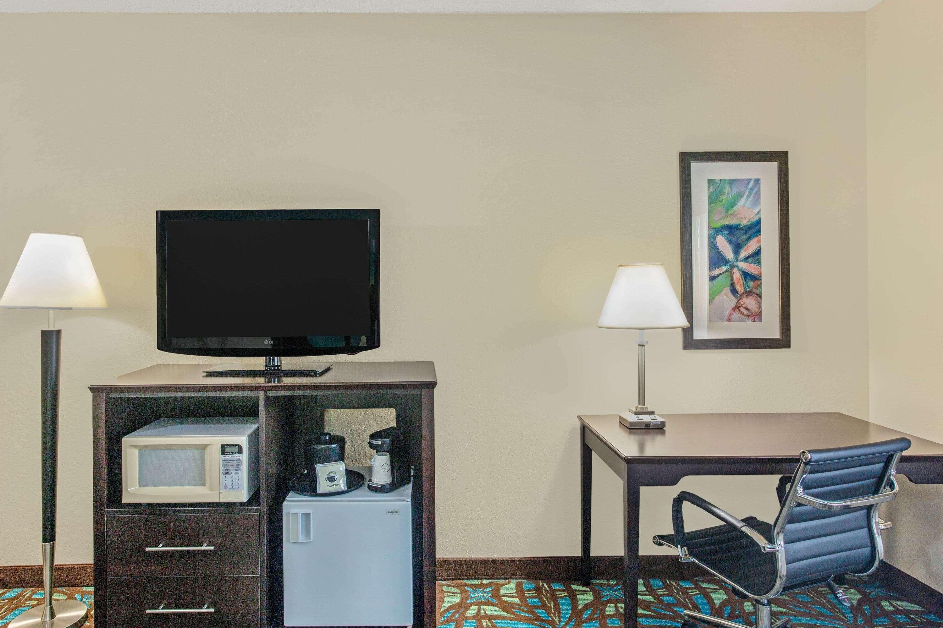 Comfort Inn & Suites Sarasota I75 The Meadows Exterior photo
